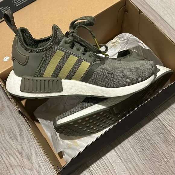 adidas gazelle silver green womens adidas Men's Ultraboost 21 Running Shoes, Size 8, Black/Grey